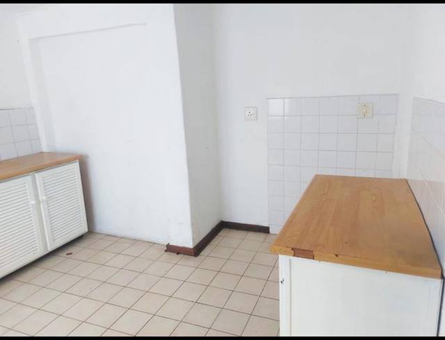 1 BEDROOM PROPERTY TO RENT IN LAWRENCE ROCKS